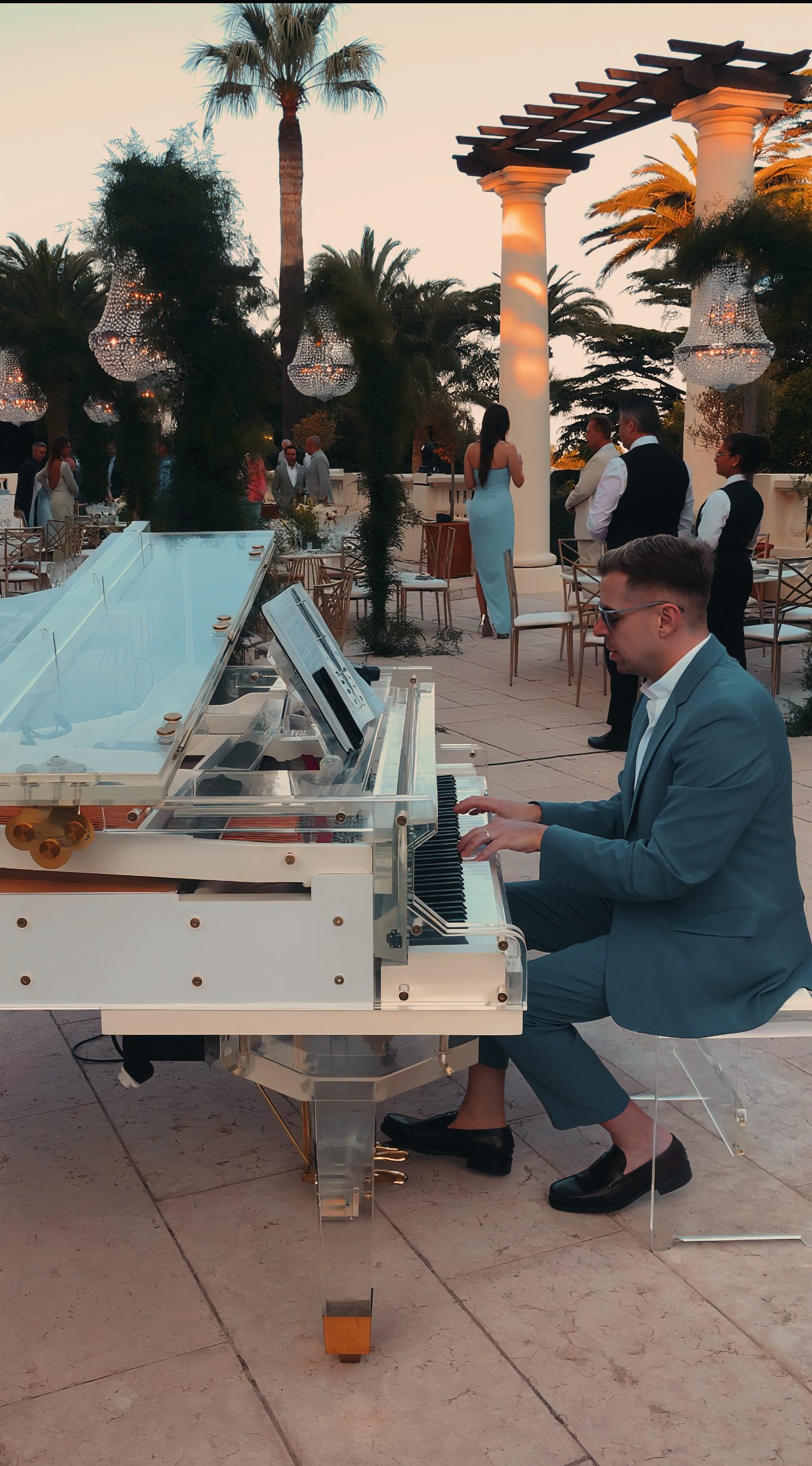 Crystal Piano · Cannes