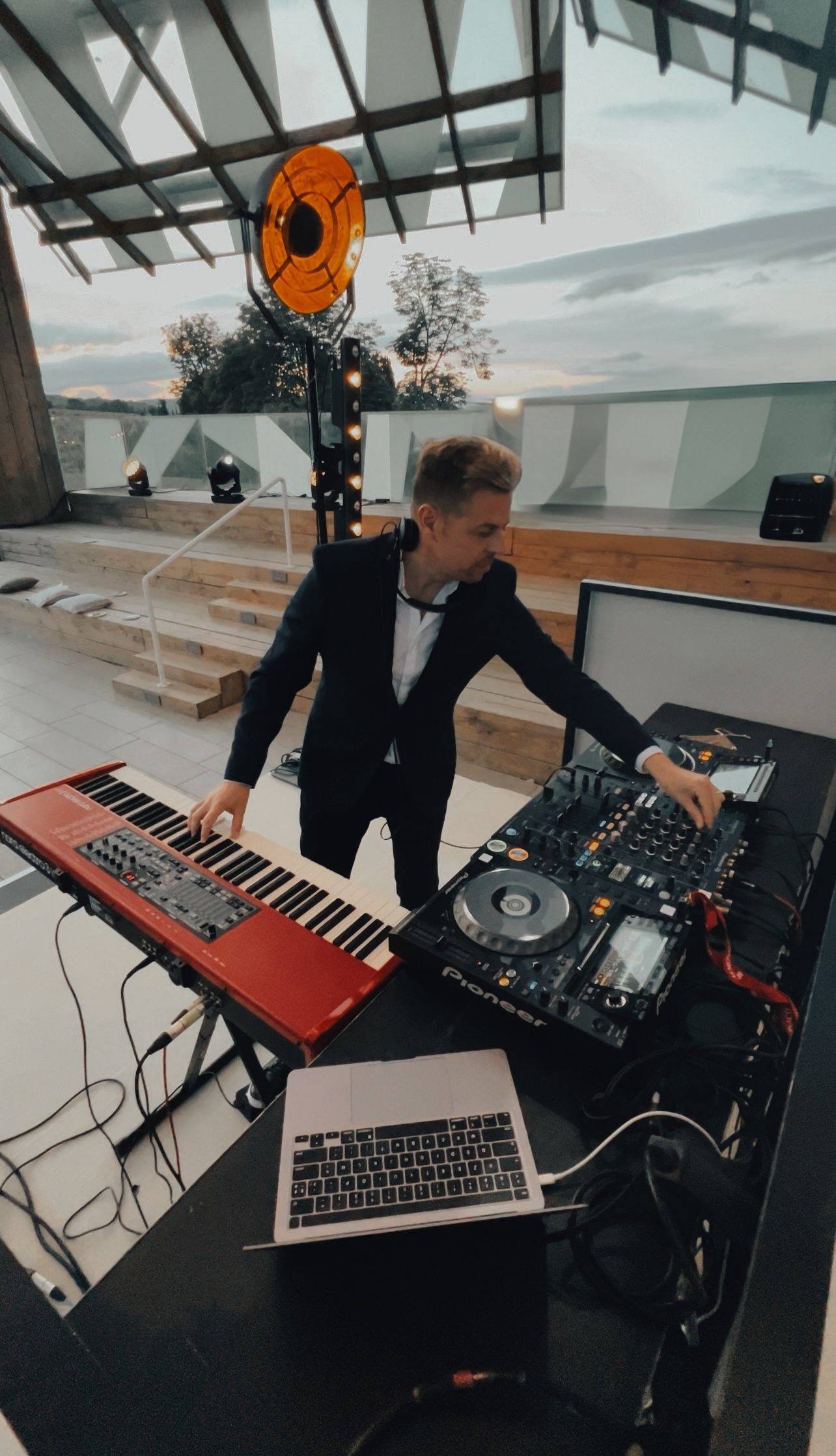 DJ & Piano · Live Hybrid Set